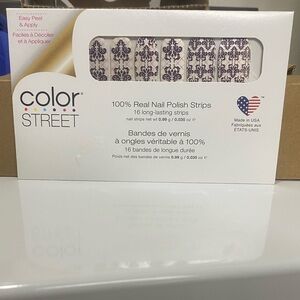 Color Street Nails-Kiss and Toile